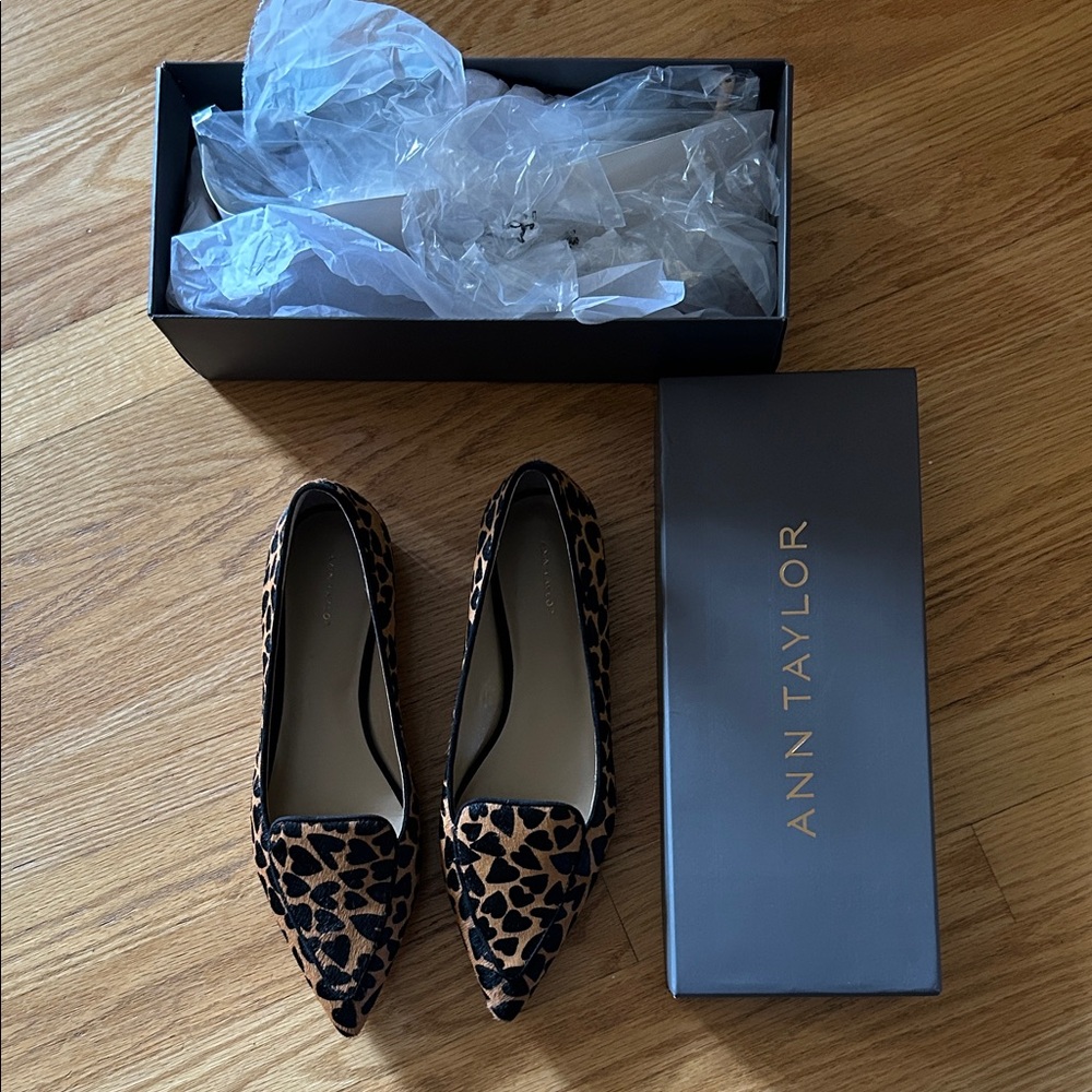 Ann Taylor Leopard Print calf hair Women's Shoes loafers point toe 9.5